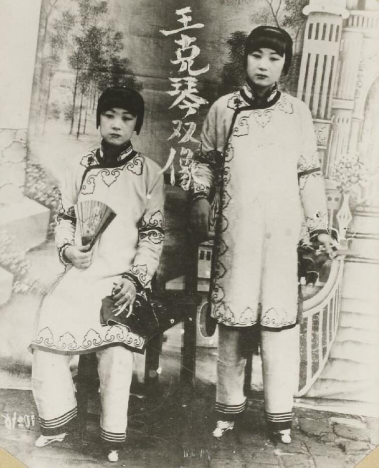 【古写真】中国清の時代の遊女たち